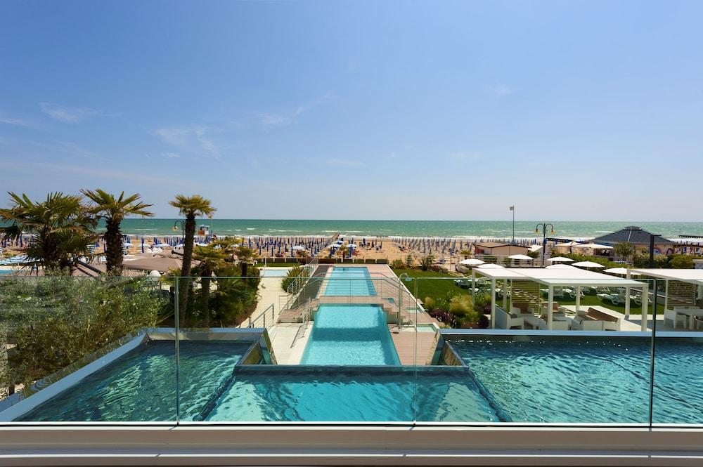 Hotel Le Soleil Lido di Jesolo Exterior photo