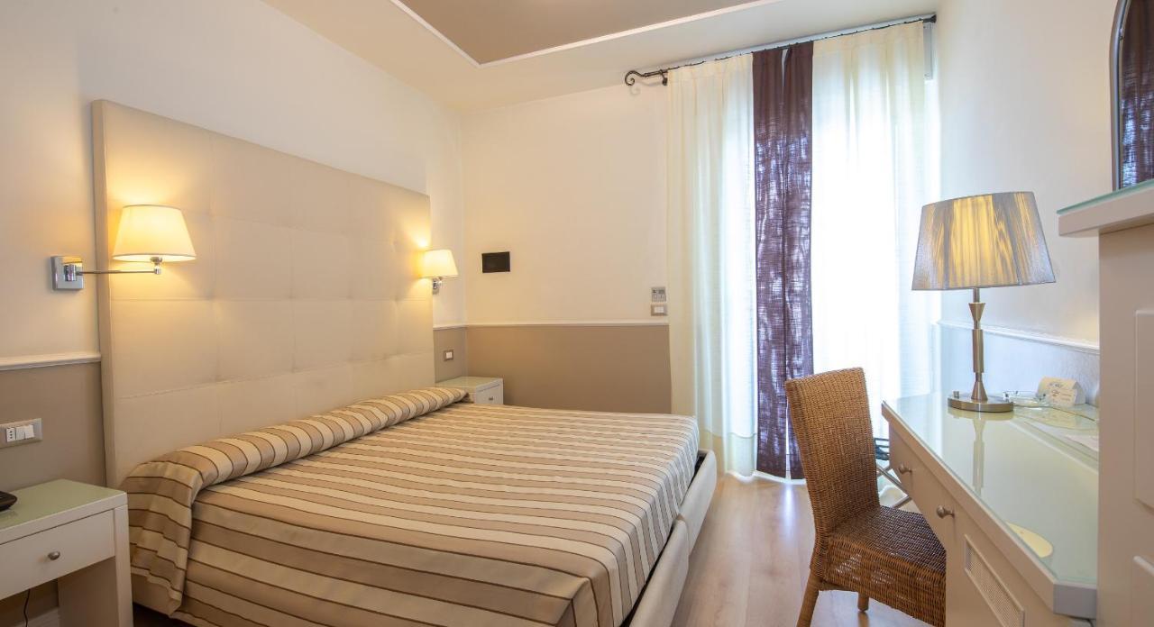 Hotel Le Soleil Lido di Jesolo Exterior photo