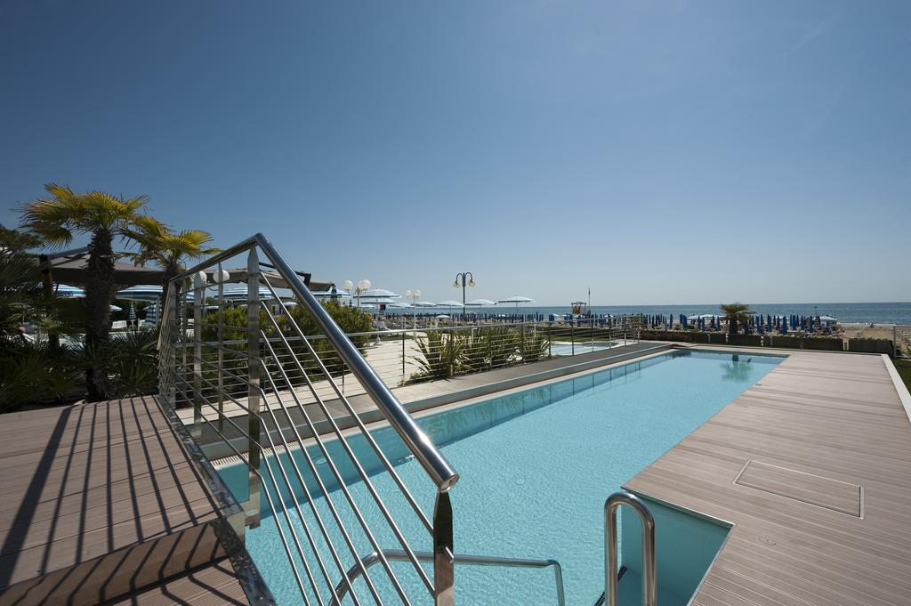 Hotel Le Soleil Lido di Jesolo Exterior photo